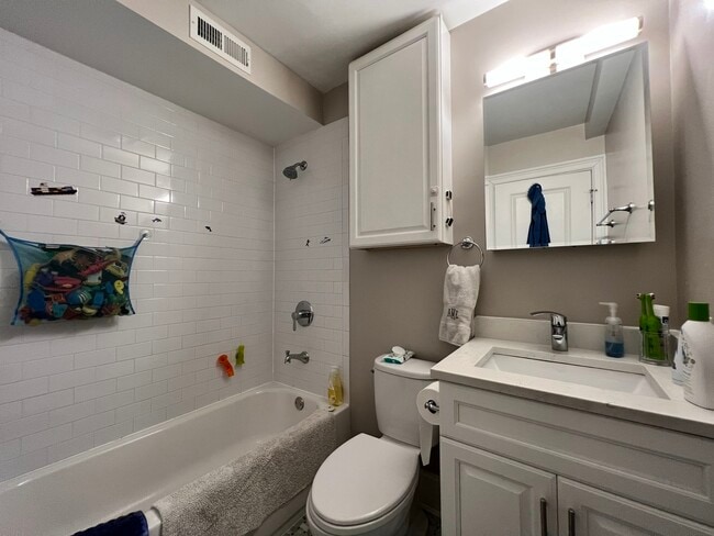 Building Photo - 3616 N Bosworth Ave