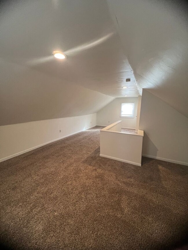 Building Photo - 622 Cranberry St