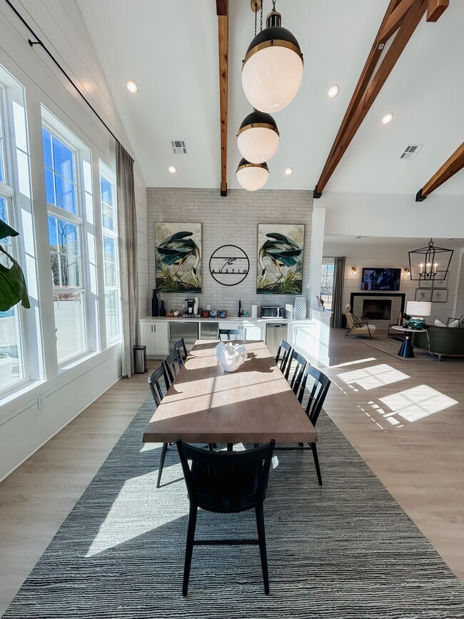 Building Photo - The Austin