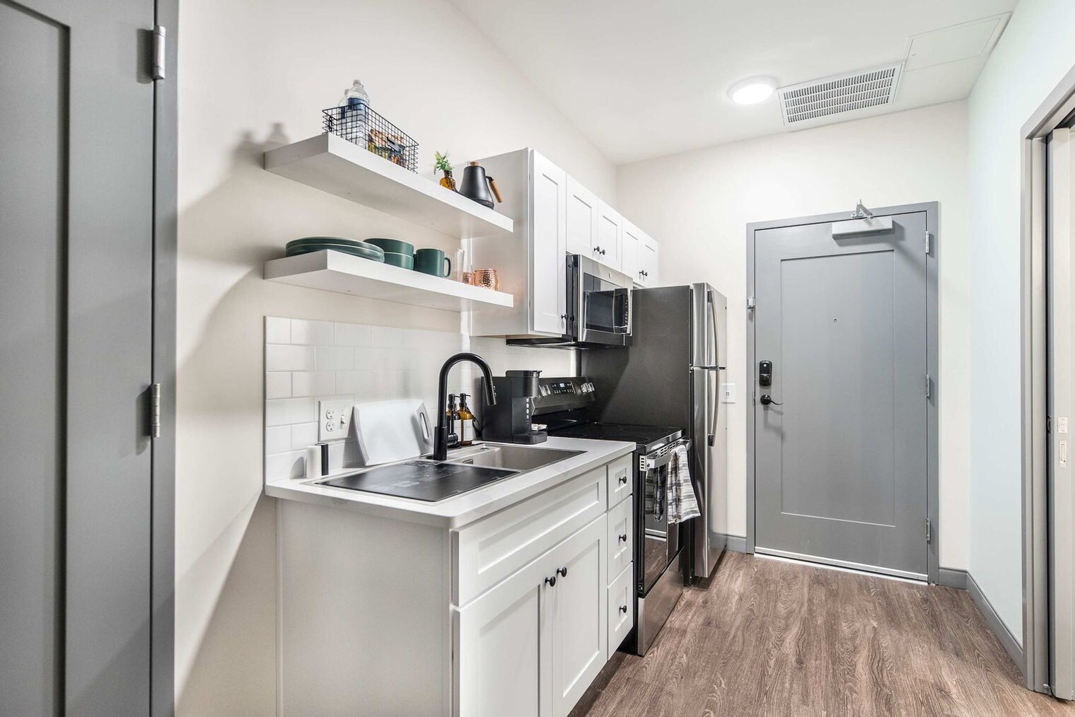 Building Photo - 781 Spring St