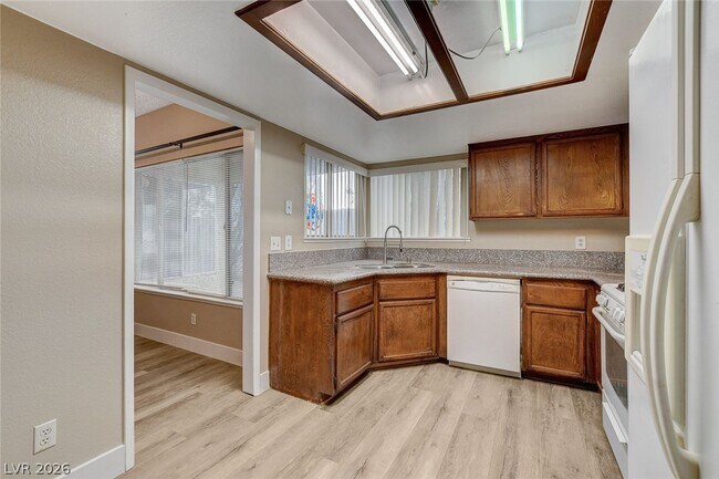 Building Photo - 6632 Wheelbarrow Peak Dr