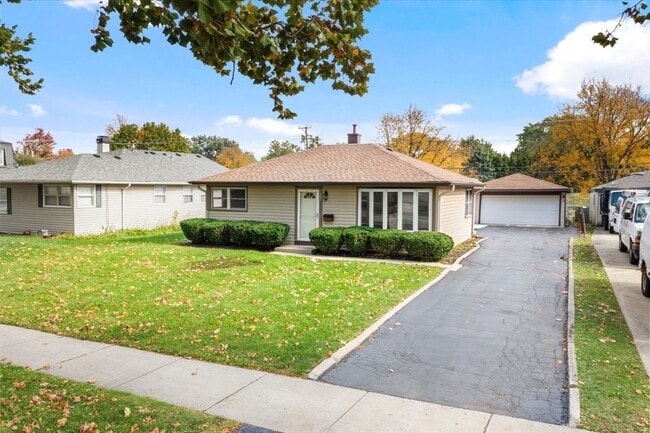 Building Photo - 3604 Owl Dr