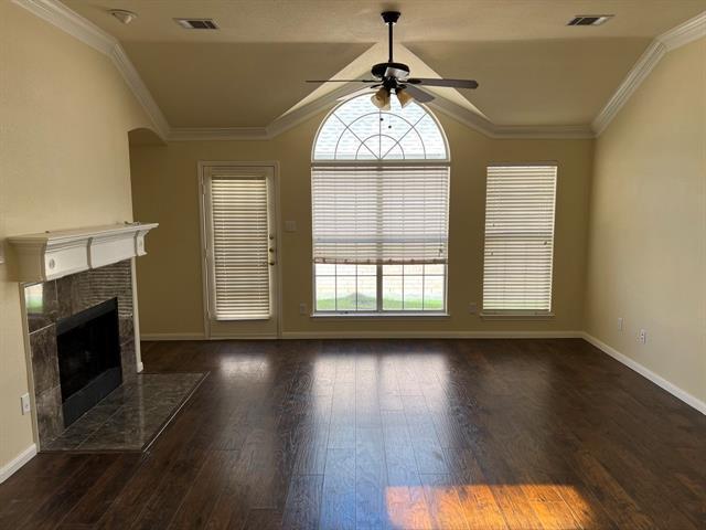 Building Photo - 3013 Foxhollow Dr