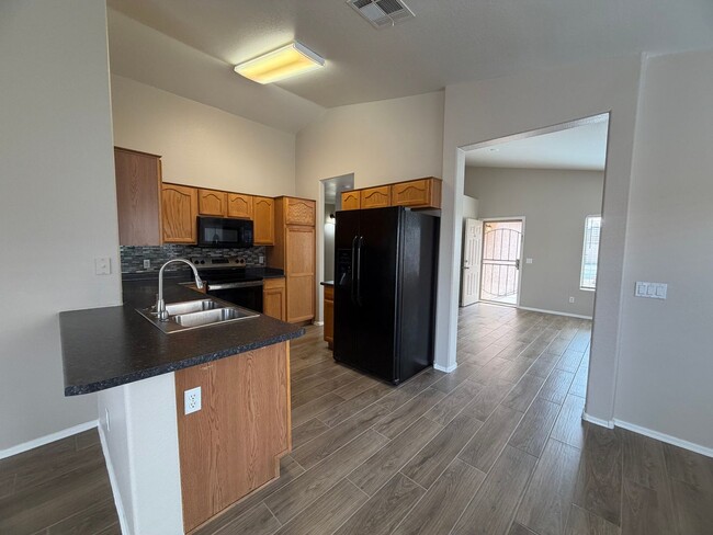 Building Photo - 16719 N 160th Ave