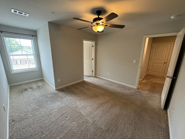 Building Photo - Modern 3/2.5 Townhome in Woodstock- $2,350