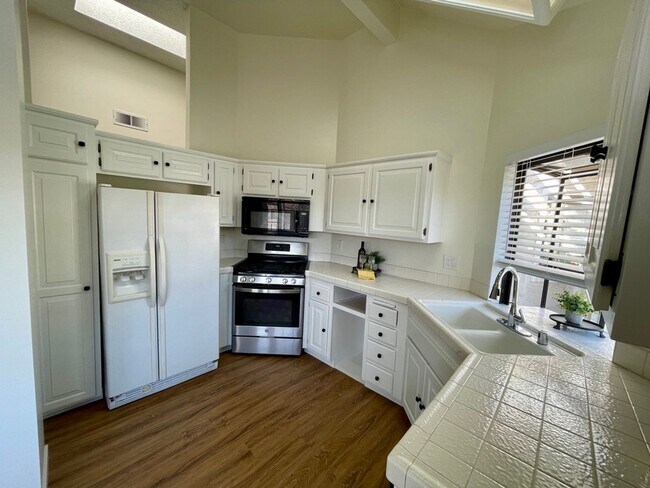 Building Photo - Welcome to Coastal Living at Its Finest!