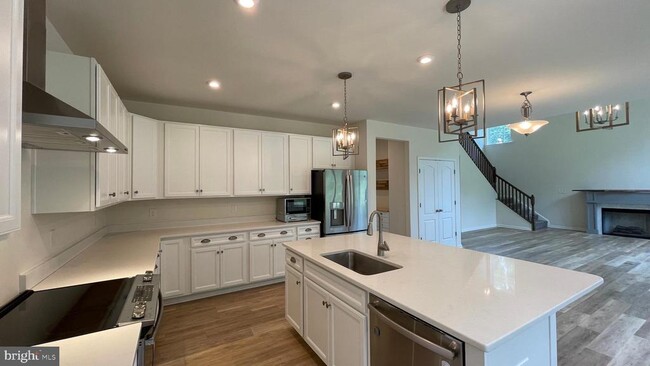 Building Photo - 38 Sutter Dr