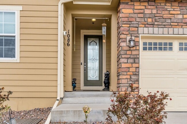 Building Photo - Beautiful low-maintenance ranch home with turf in front and back!