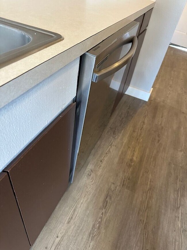 Building Photo - Amazing Two Bedroom!