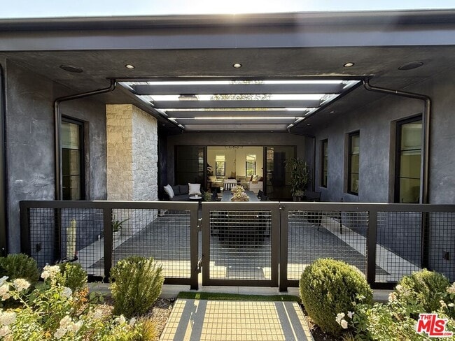 Building Photo - 6025 Paseo Cyn Dr