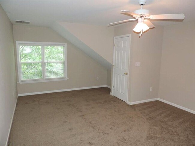 Building Photo - 1020 Trotters Walk
