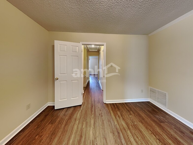 Building Photo - 5802 Eagleston Dr