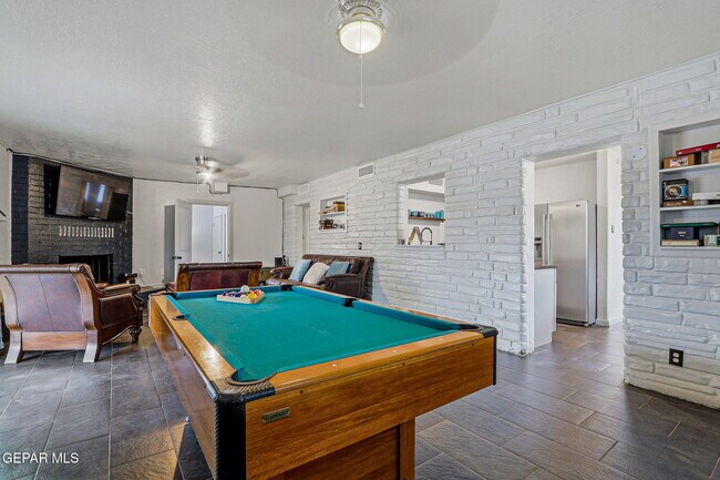 Building Photo - 5912 Delta Dr