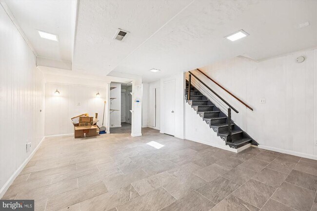 Building Photo - 4808 Fort Totten Dr NE