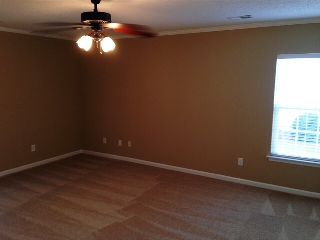 Building Photo - 128 Willowbend Ln