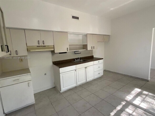 Building Photo - 1160 NE 200th Terrace