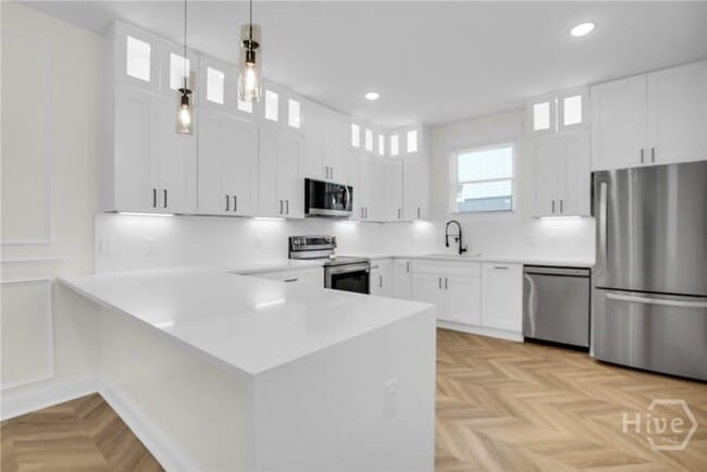 Building Photo - 773 E Duffy St