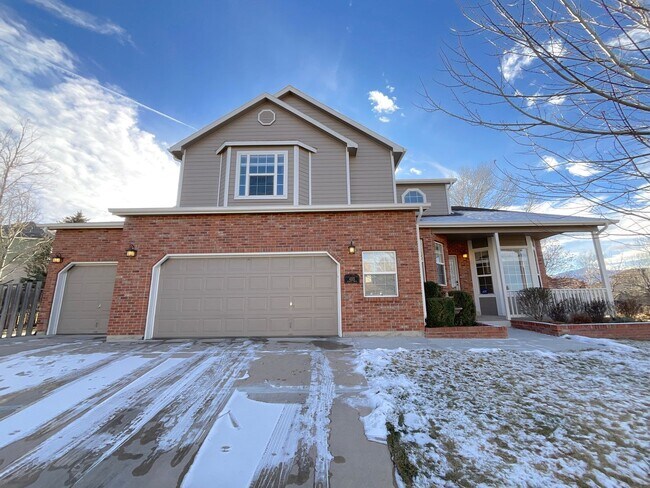 Primary Photo - 5 Bedroom Home Available Near Rangewood Dr & Vickers Dr!