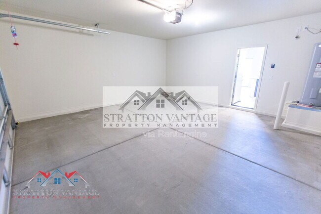 Building Photo - 24618 W Concorda Dr