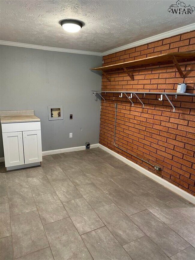 Building Photo - 28 Cannan Dr