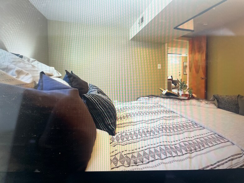 Building Photo - 2118 Browning Ave