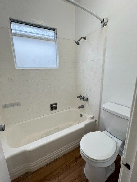 Building Photo - 244 5th St