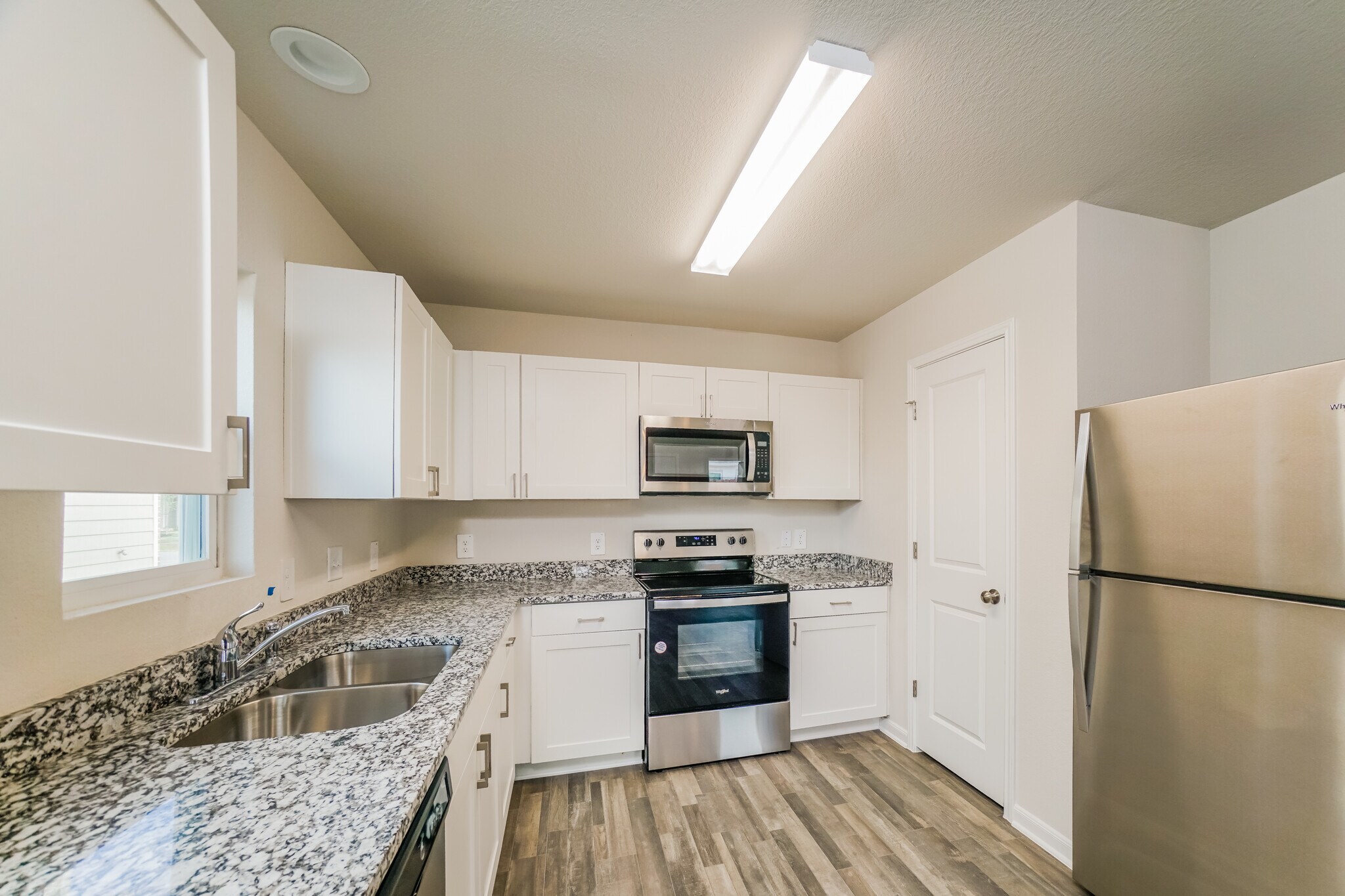Building Photo - 15774 Del Norte Dr