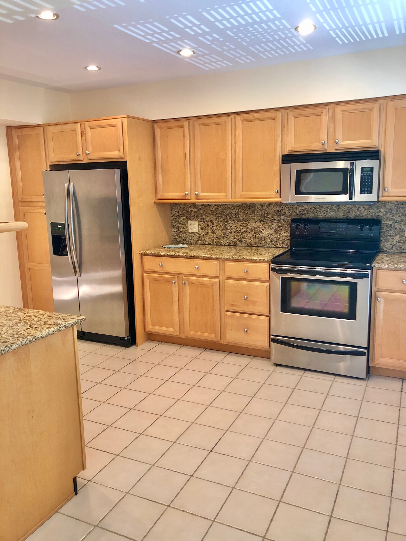 Building Photo - 1194 Hillsboro Mile