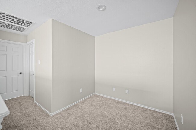 Building Photo - 11 Scenic Brook Ct