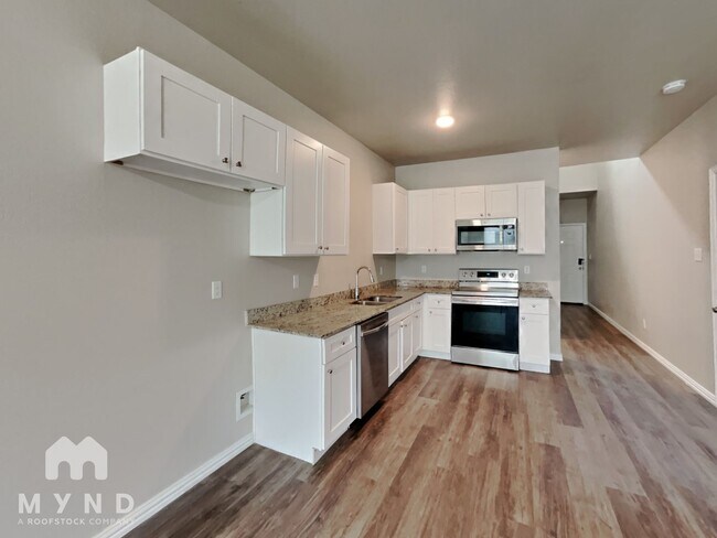 Building Photo - 3261 Karen St