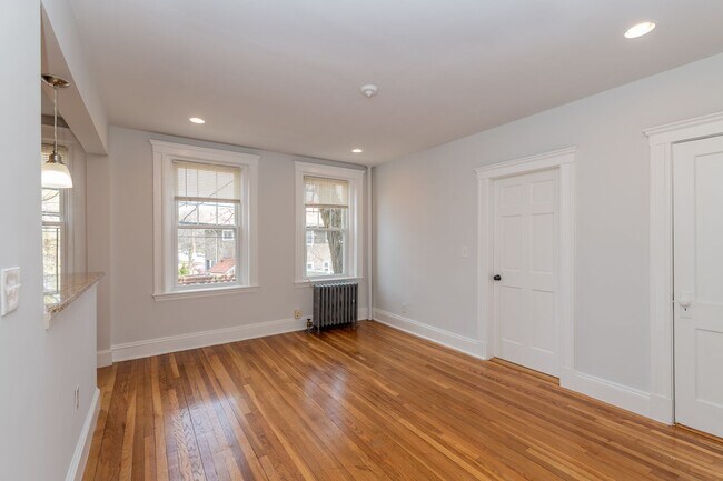 Building Photo - 289 Chestnut Hill Ave
