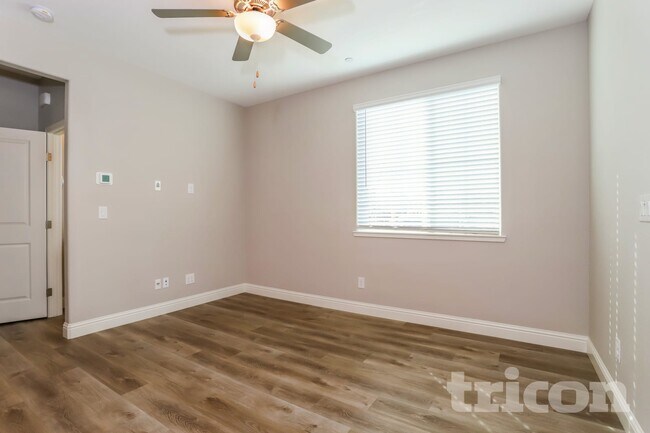 Building Photo - 2657 River Rd Ln