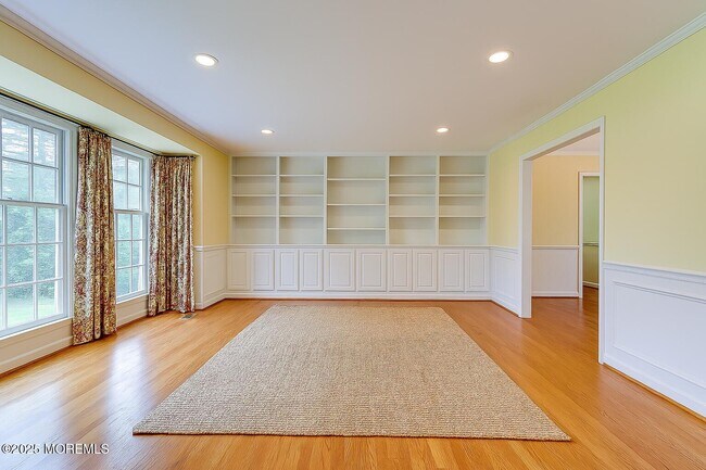 Building Photo - 19 Monterey Dr