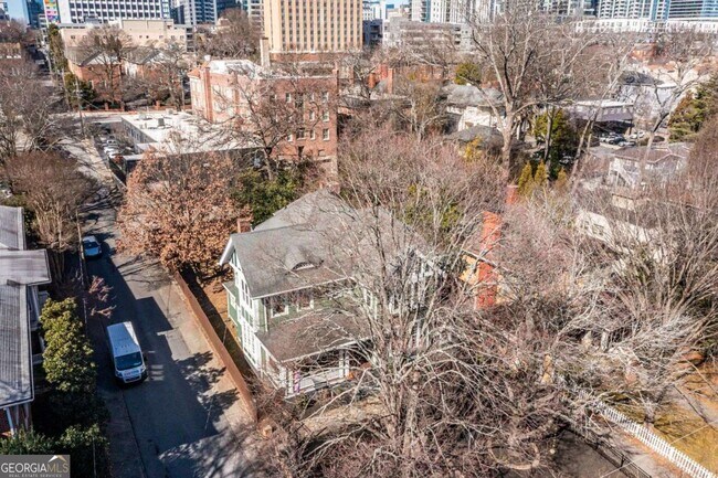 Building Photo - 692 Myrtle St NE