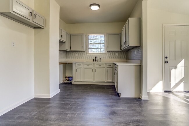 Building Photo - Beautiful 4-Bedroom Home in Memphis – Spac...