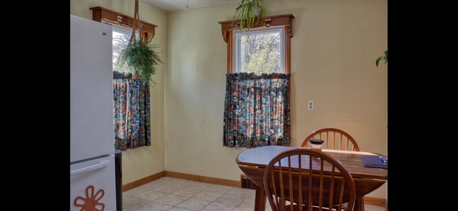 Building Photo - Charming 3-Bedroom Home in the Village of ...