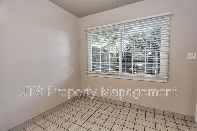 Building Photo - 3109-3111 Hampshire Drive