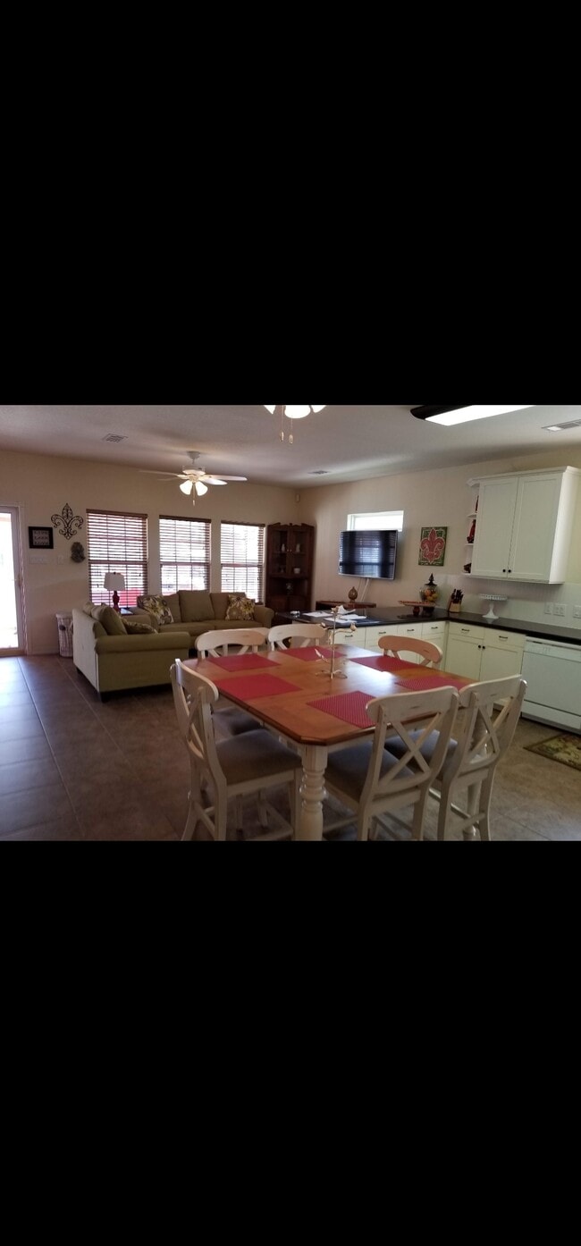 Building Photo - 535 Palmetto Dr