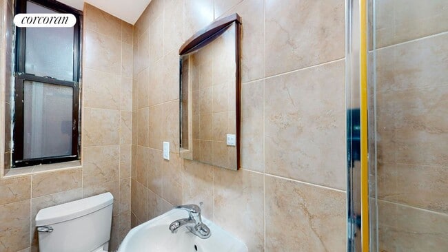 Building Photo - 216 W 100th St