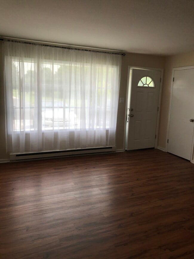 Building Photo - 516 Berkshire Ln