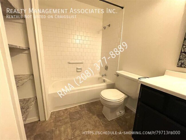 Building Photo - 5349 W Grover St