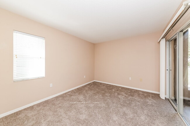 Building Photo - 3027 58th Terrace E