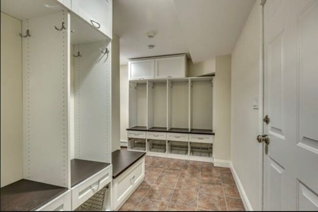 Building Photo - 48 Homsy Ln