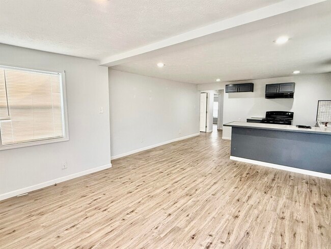 Building Photo - 1617 N Jake St