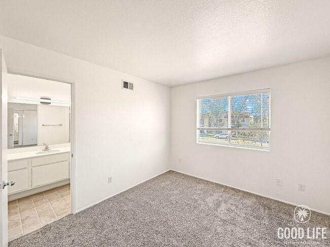 Building Photo - Beautiful 3B/2.5BA Home in Mira Mesa for Rent!