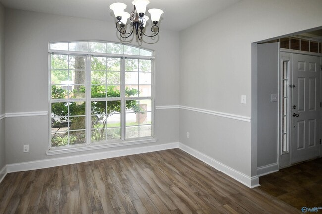 Building Photo - 486 SW Sussex Dr