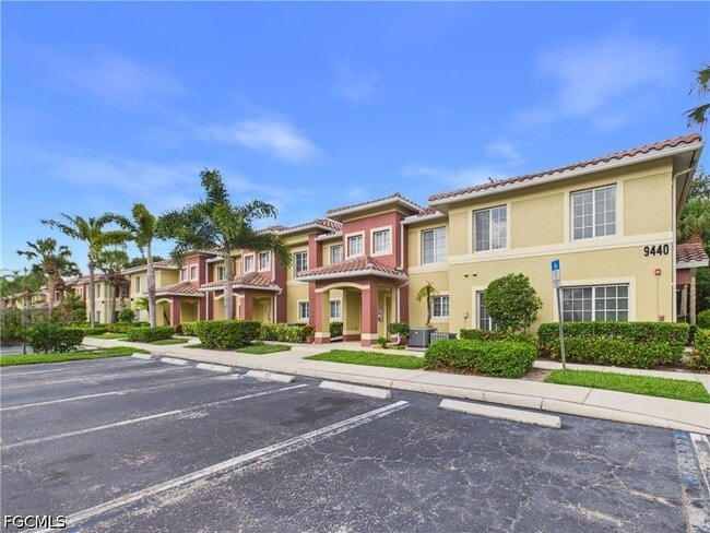 Building Photo - 9440 Ivy Brook Run