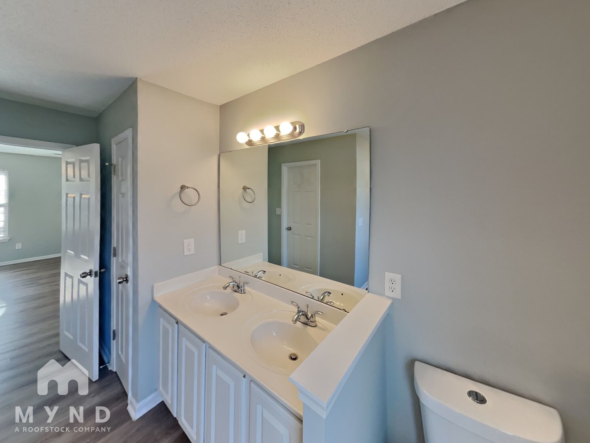 Building Photo - 10922 Olde English Dr