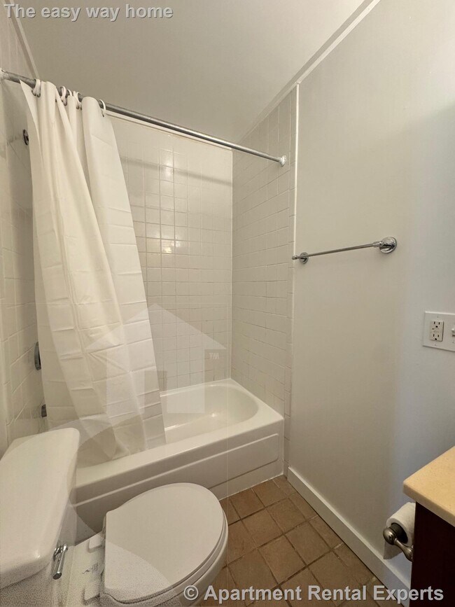 Building Photo - 40 A Linden Ave