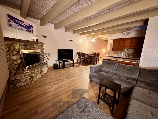 Building Photo - 3 Bedroom in Central Location in Incline!